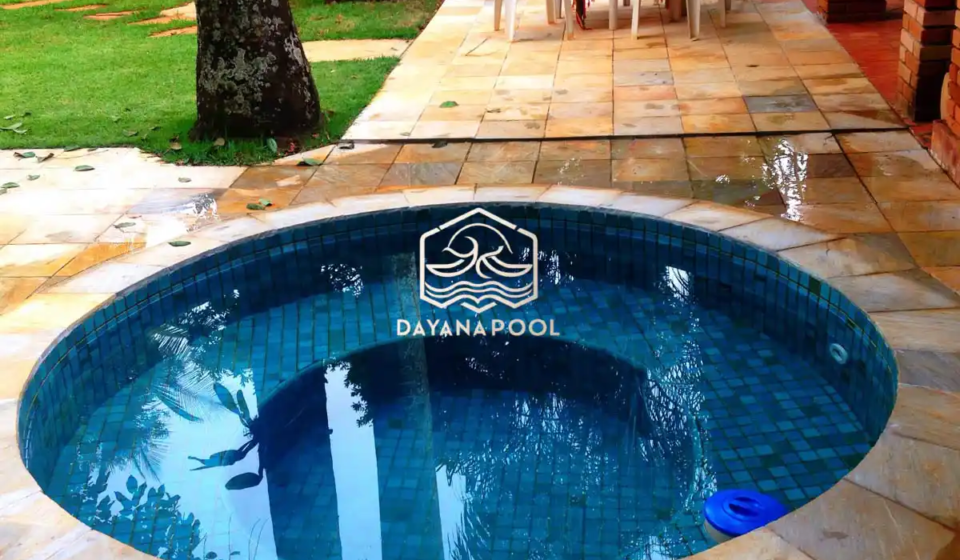 jakuzzi berbentuk lingkaran outdor