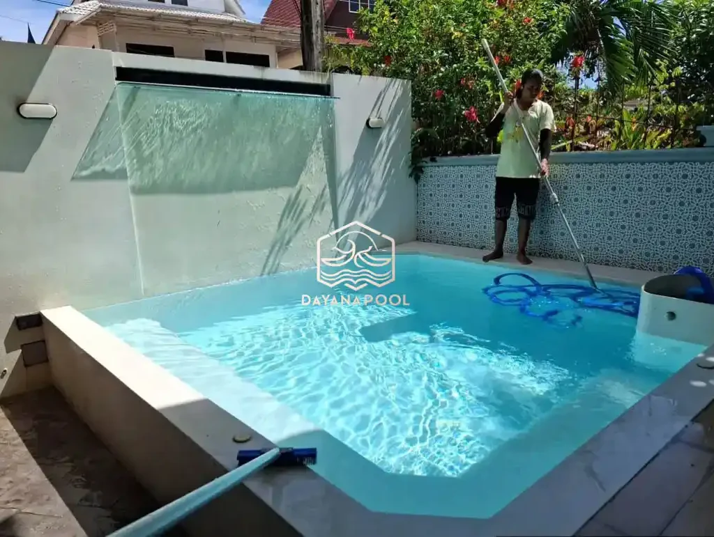 proses maintenance kolam renang