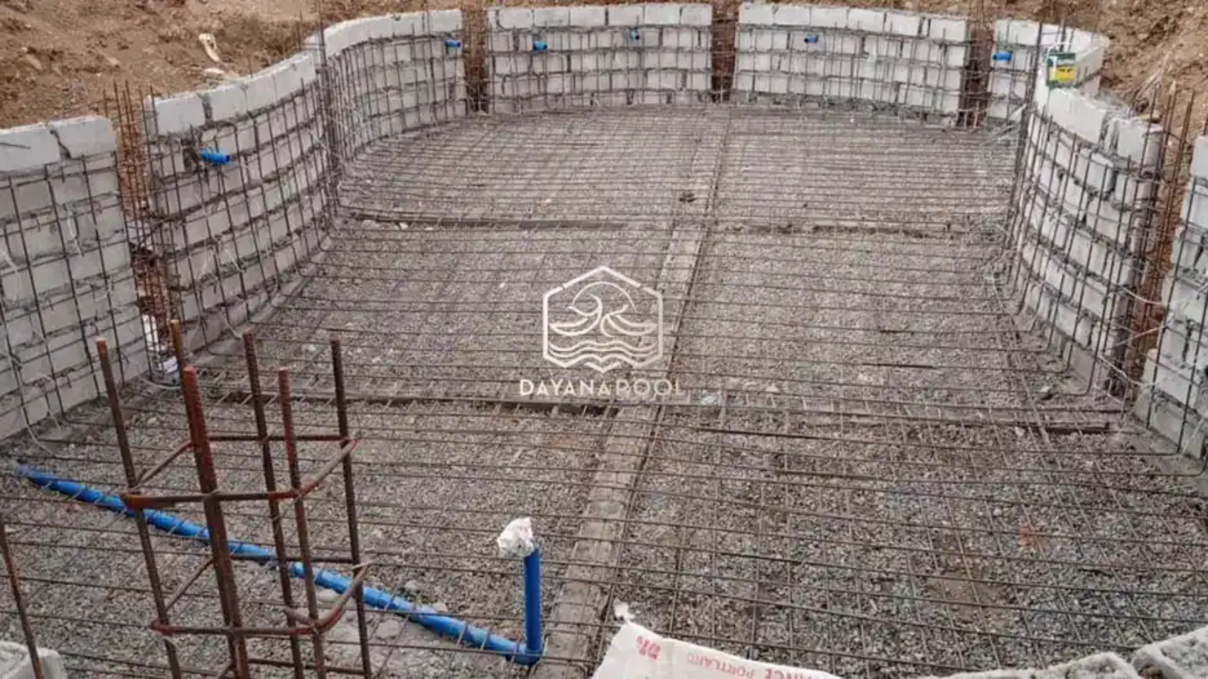 pembesian kolam renang struktur beton oleh tim dayanapool