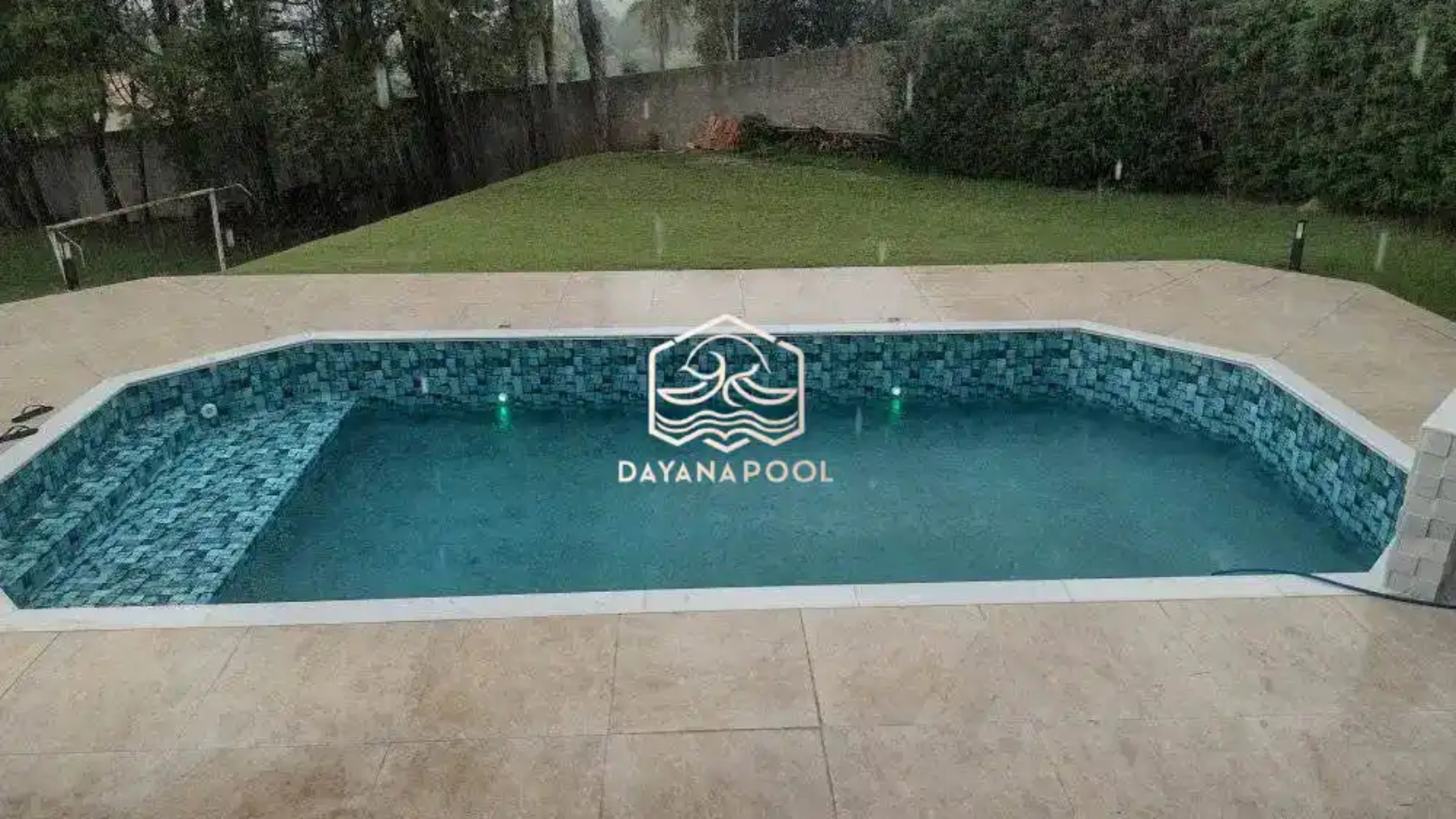 kolam renang skimmer boxdengan desainminimalis