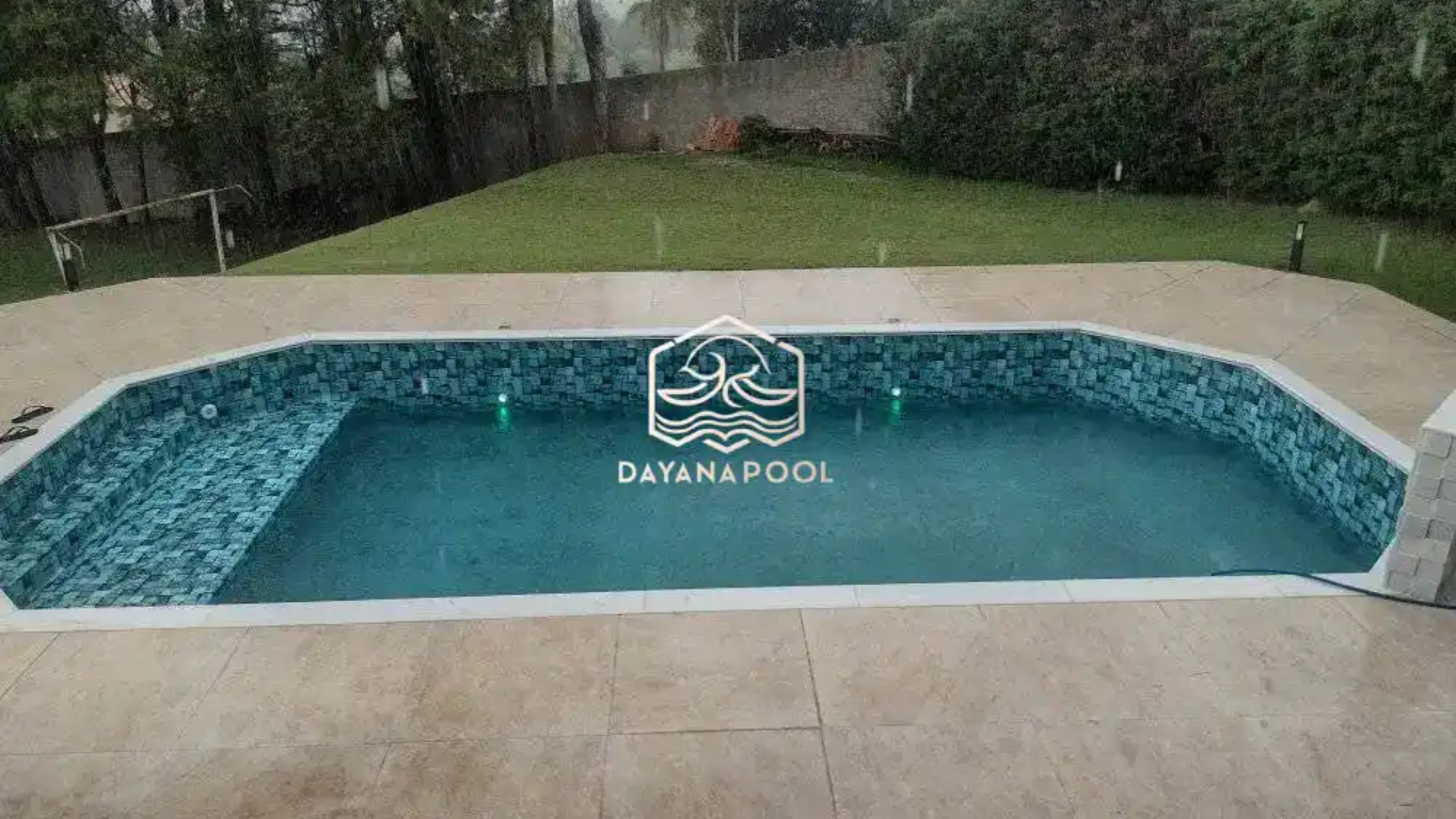 kolam renang skimmer boxdengan desainminimalis