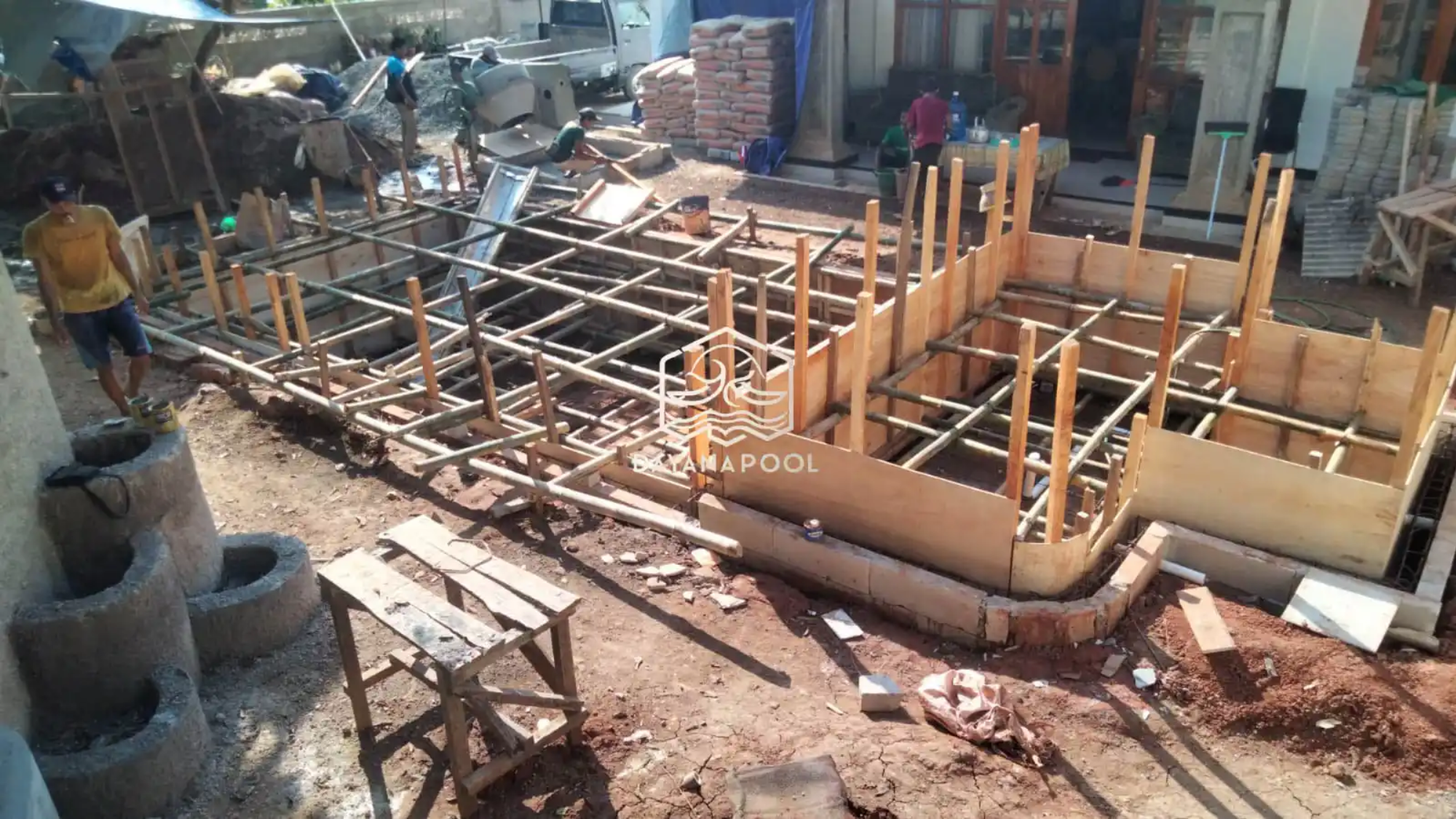 pengecoran kolam renang struktur beton