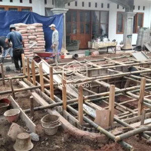 begisting kayu kolam renang