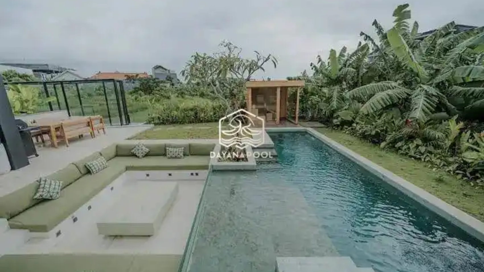 kolam renang di resord buatan dayanapool