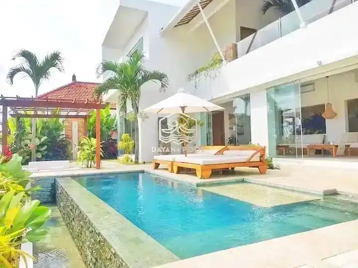 kolam renang skimmer dengan finishing batu sukabumi buatan dayanapool