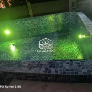 lampu kolam renang berwarna hijau