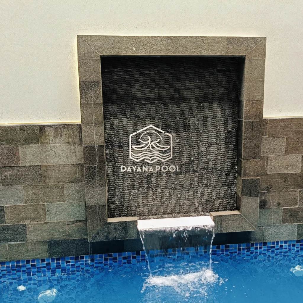 air tirai kolam renang