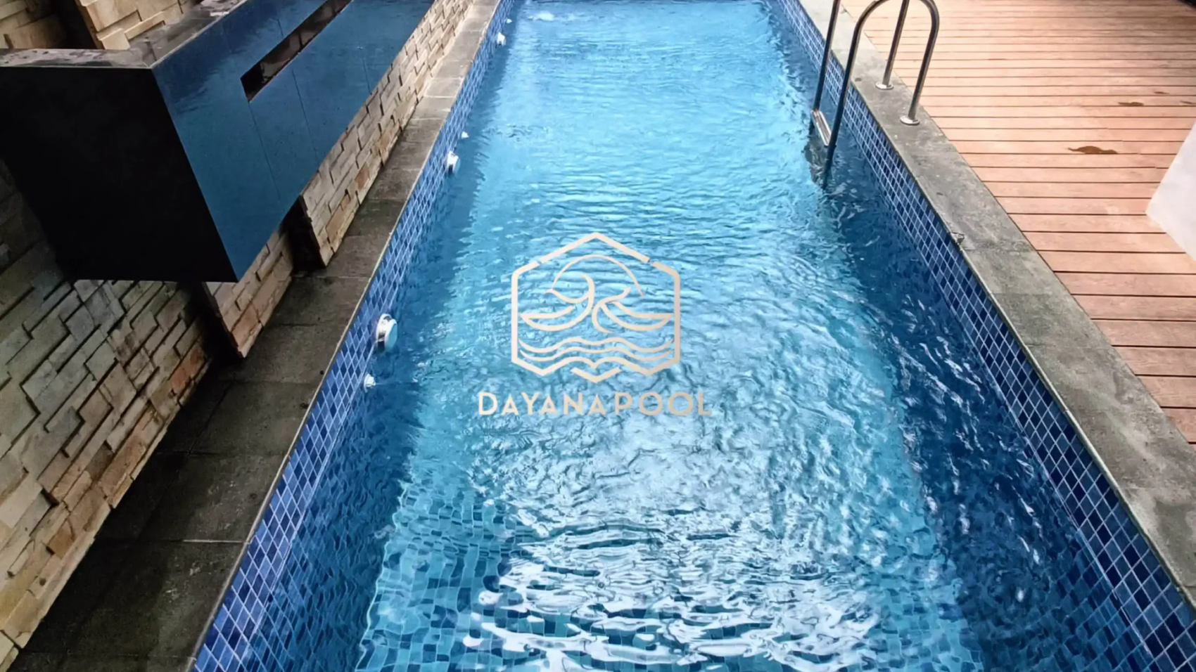 kolam renang skimmer yang baru selesai di renovasi oleh dayanapaool