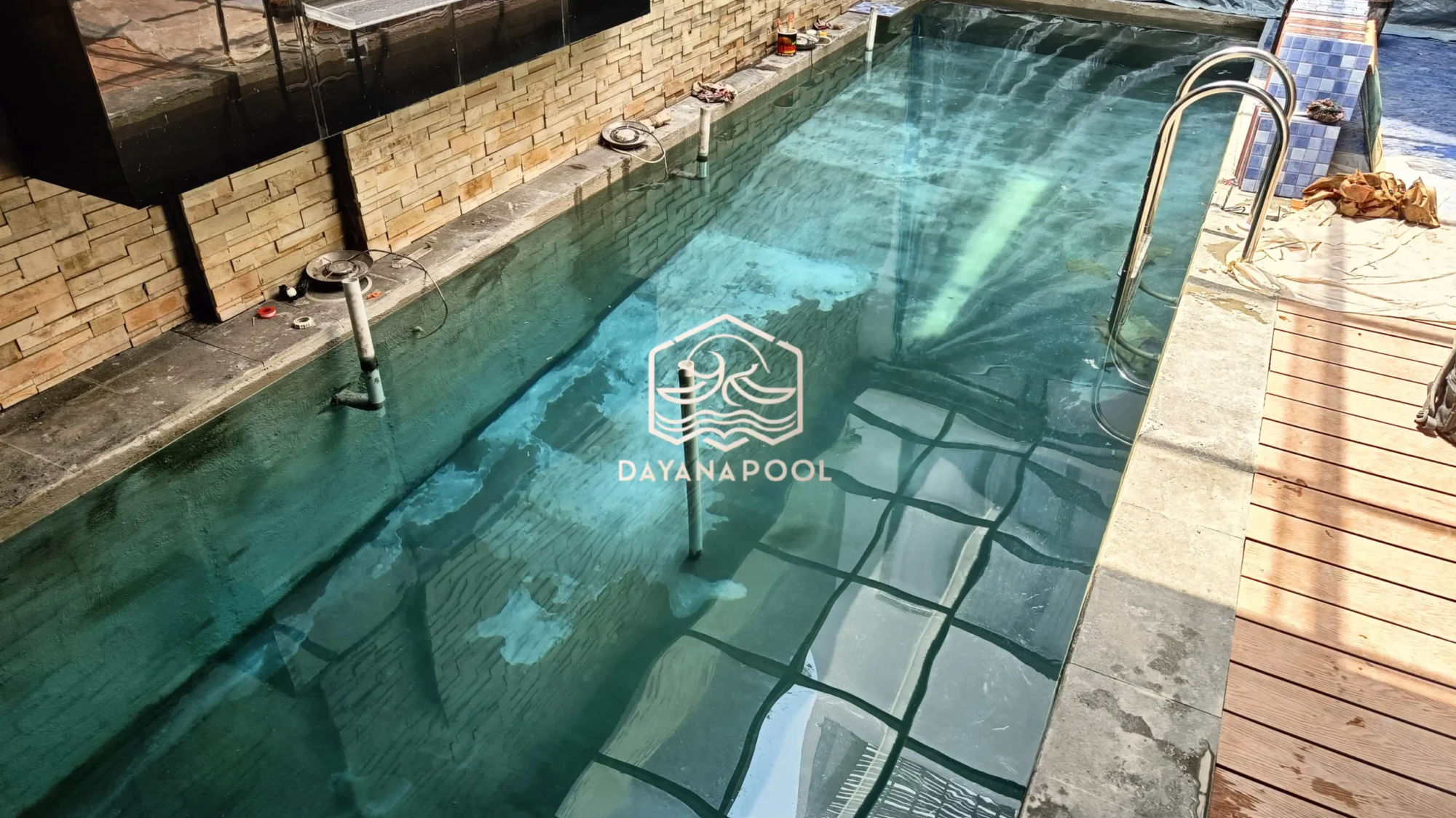 tes rendam kolam renang