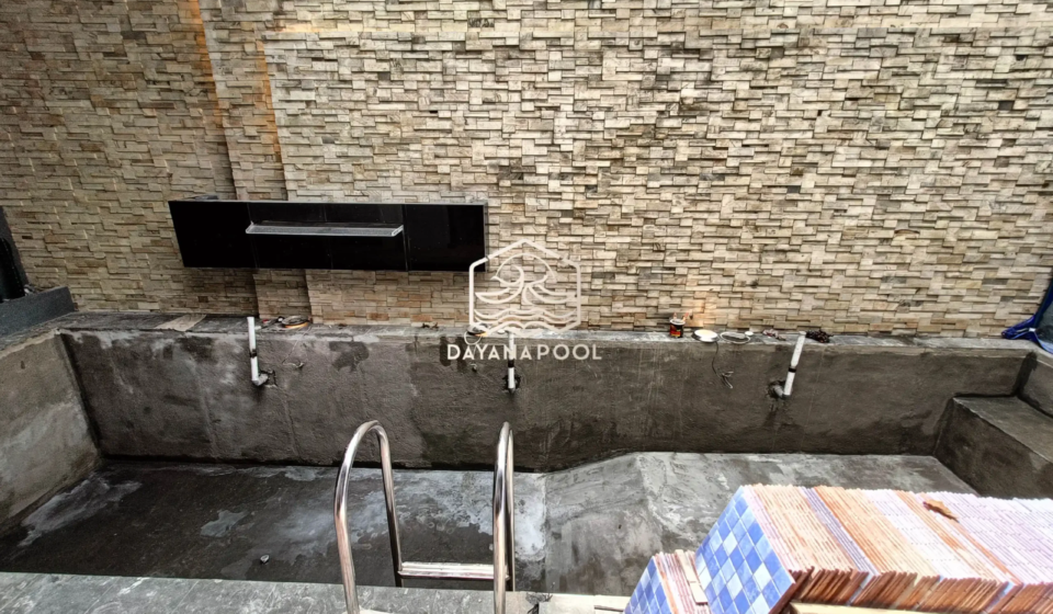 renovasi kolam renang bocor oleh dayanapool