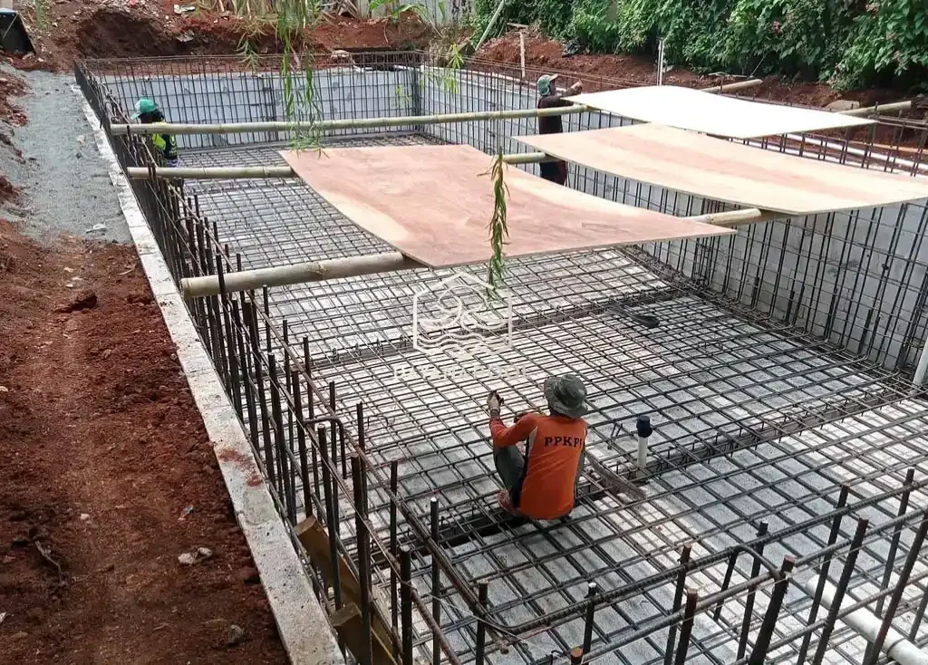 pembesian kolam renang