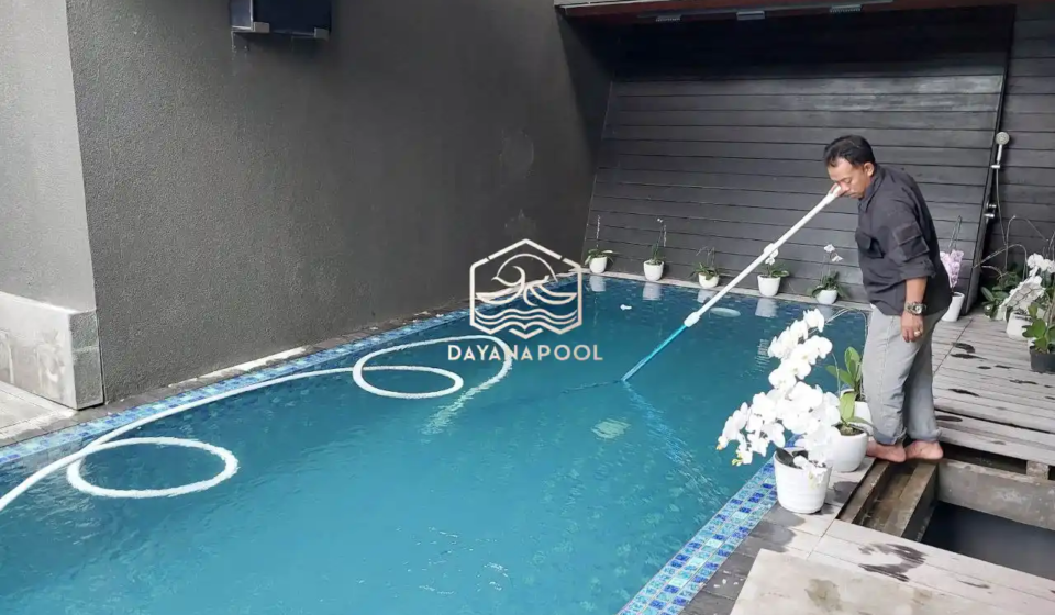 perawatan kolam renang oleh tim ahli dayanapool