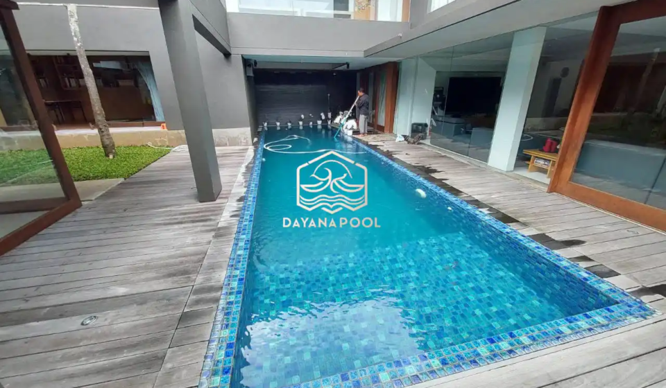 perawatan kolam renang oleh tim ahli dayanapool