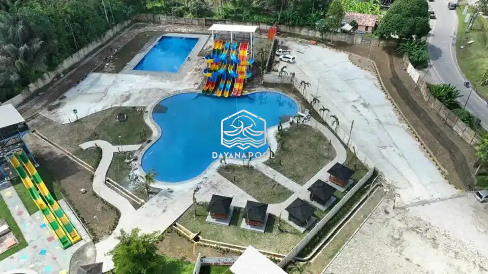 Pembuatan kolam renang waterboom oleh dayanapool
