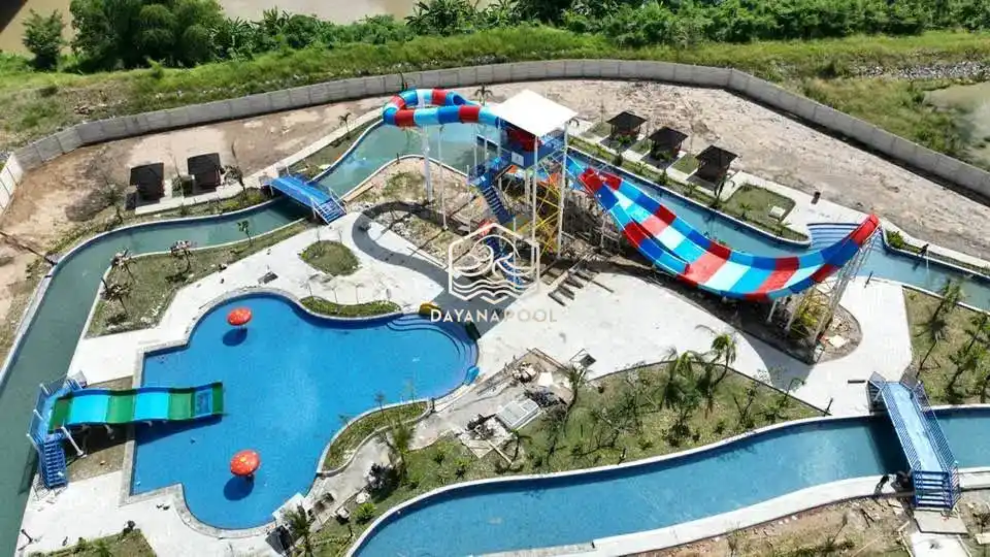Pembuatan kolam renang waterboom oleh dayanapool