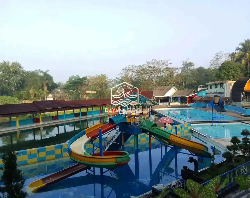 Pembuatan kolam renang waterboom oleh dayanapool
