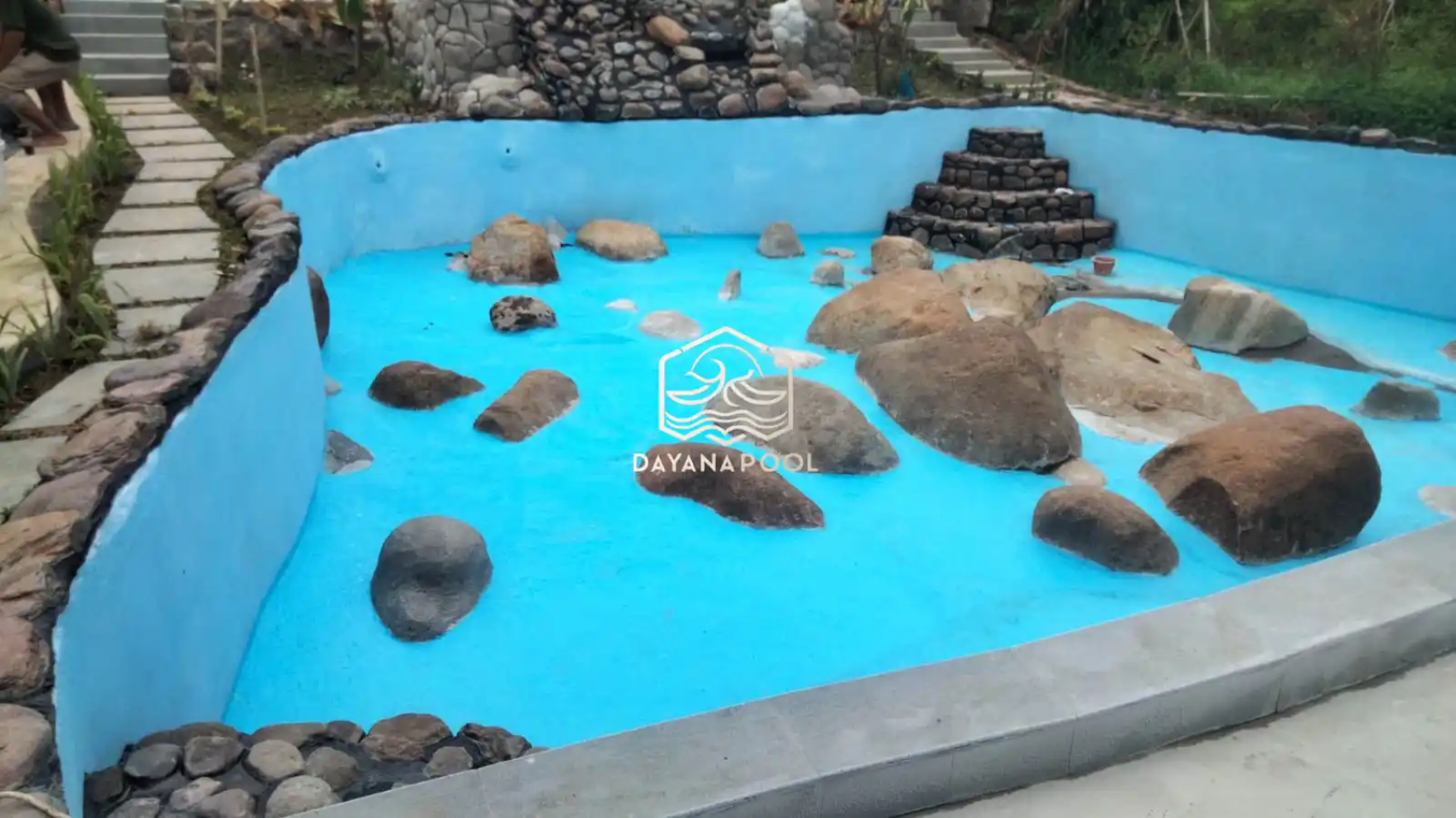 kolam renang alami