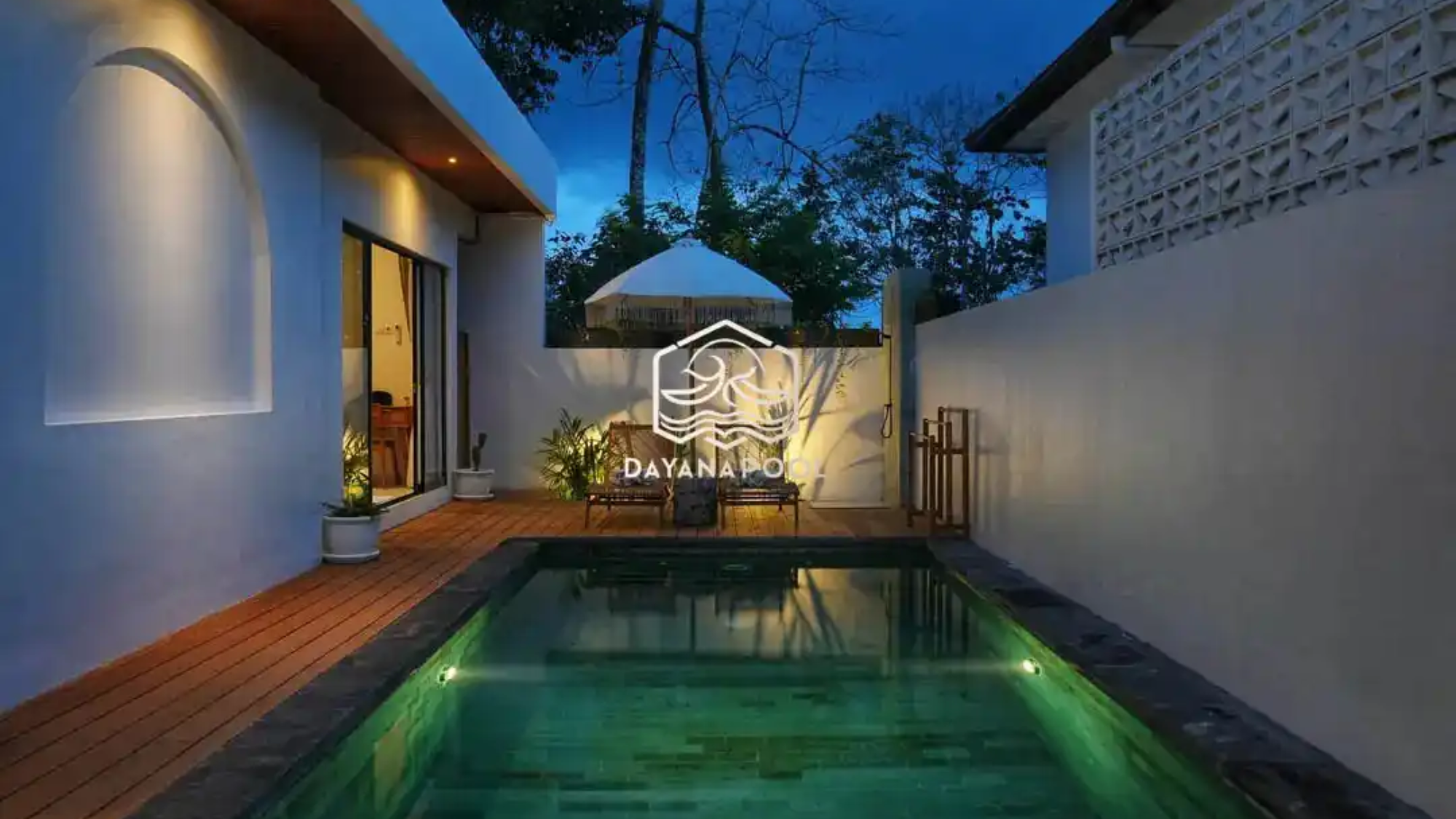 kolam renang denagan finishing batu alam sukabumi