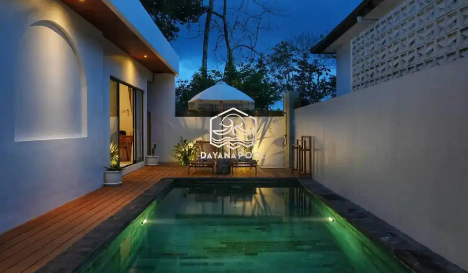 kolam renang denagan finishing batu alam sukabumi