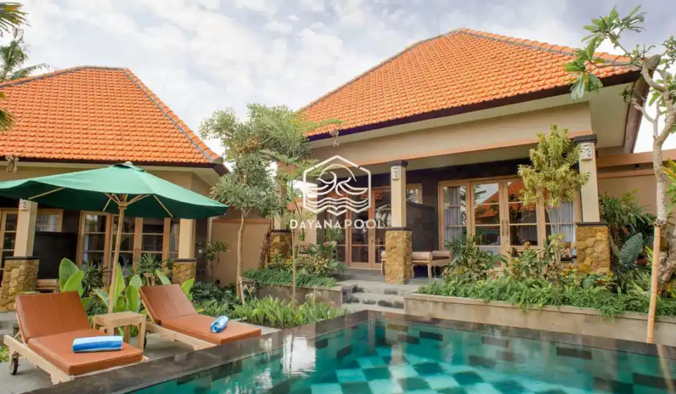kolam renang denagan finishing batu alam sukabumi