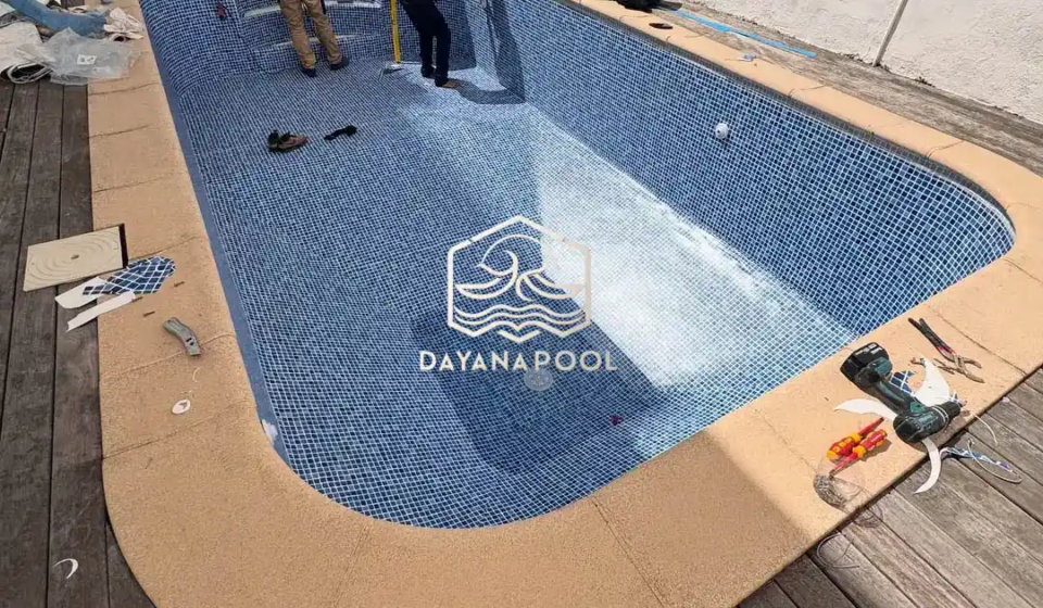 perapihan kolam renang skimmer box