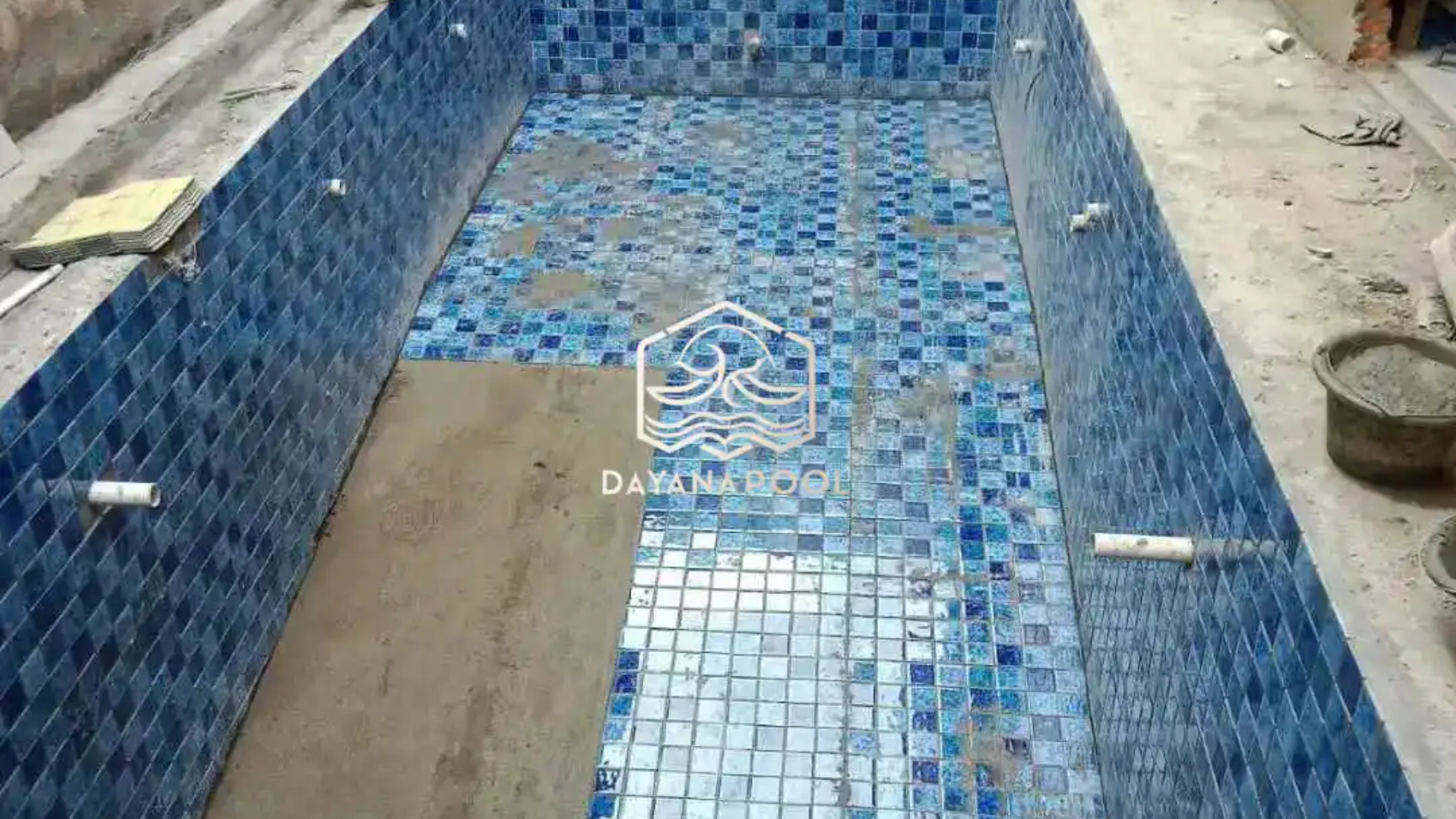 pemasangan keramik kolam renang