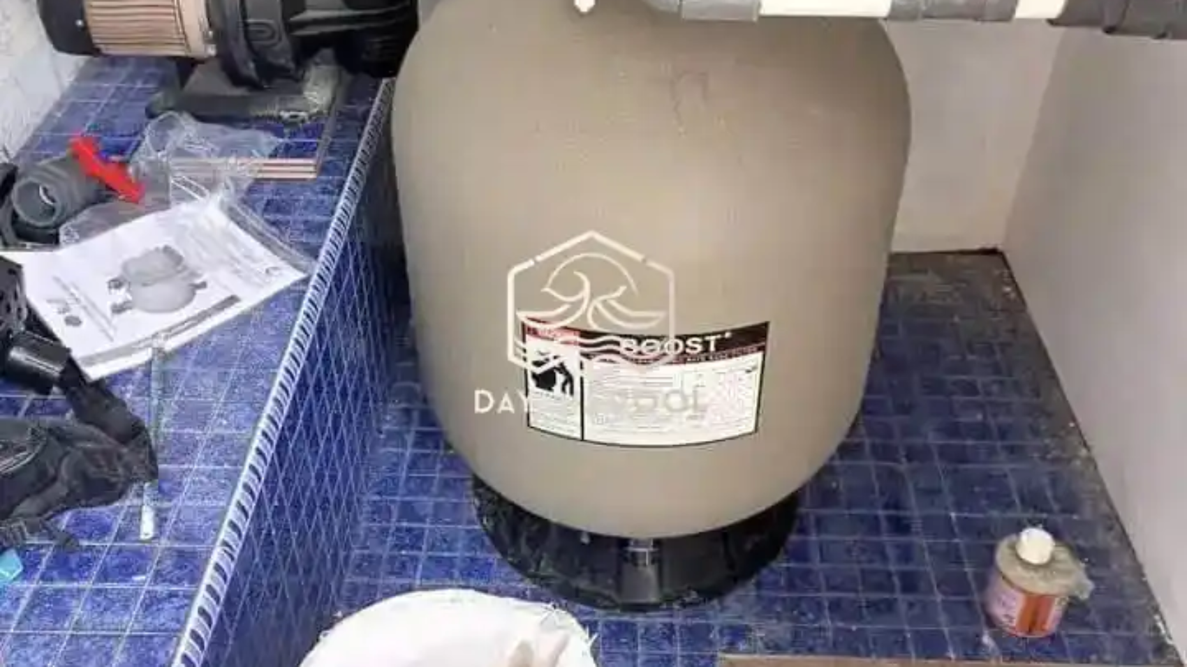 instalasi pompa dan filter kolam renang