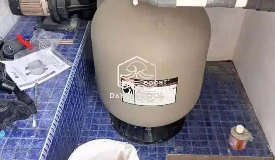 instalasi pompa dan filter kolam renang
