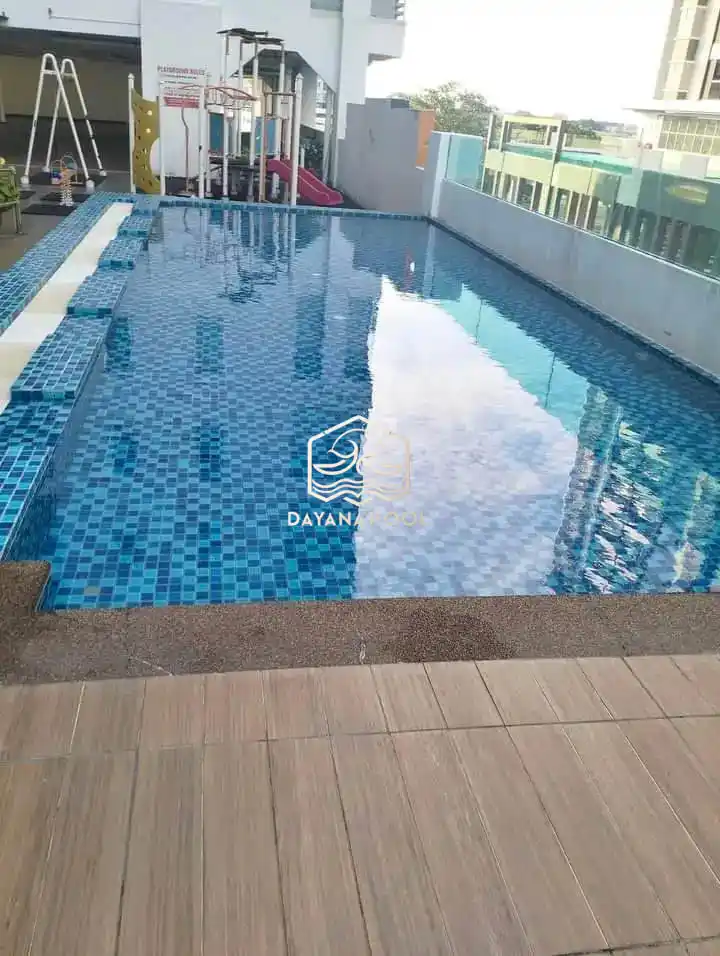 kolam renang overflow desain minimalis buatan dayanapool