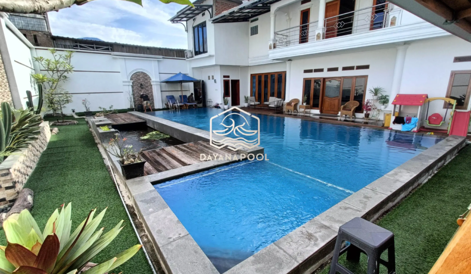 kolam renang overflow yang sedang di treatmen oleh dayanapool