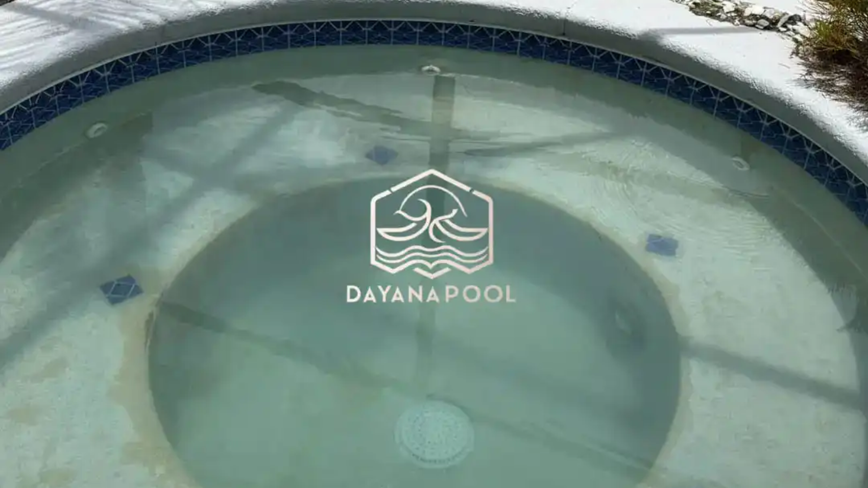jakuzzi yang airnya perlu perawatan