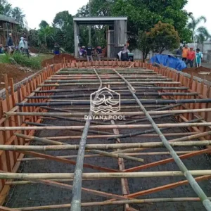 proses pengecoran kolam renang
