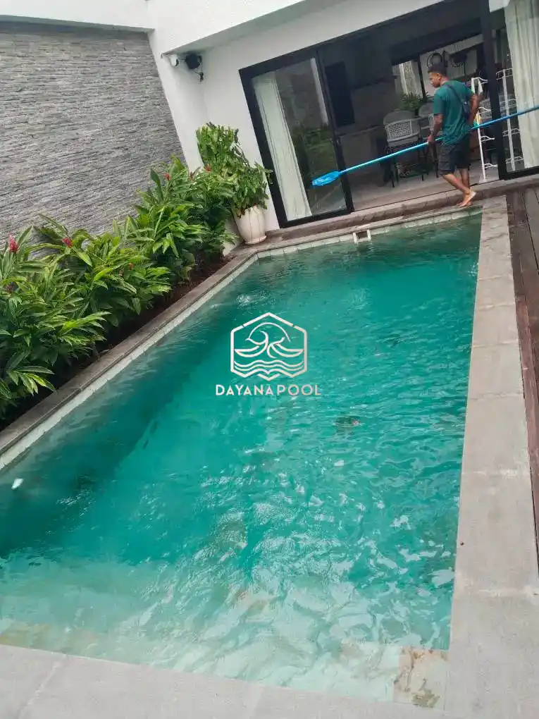 kolam renang finishing batu alam