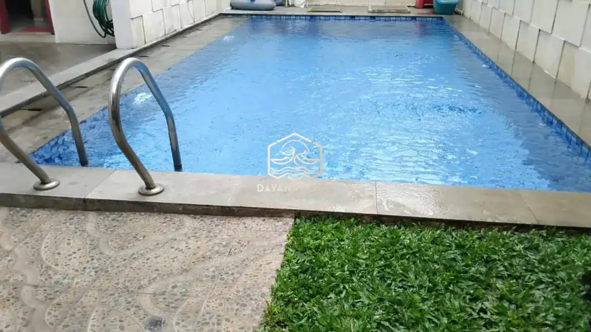 kolam renang skimmer denagn finishing keramik