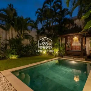 kolam renang denagn finishing batu alam buatan dayanapool