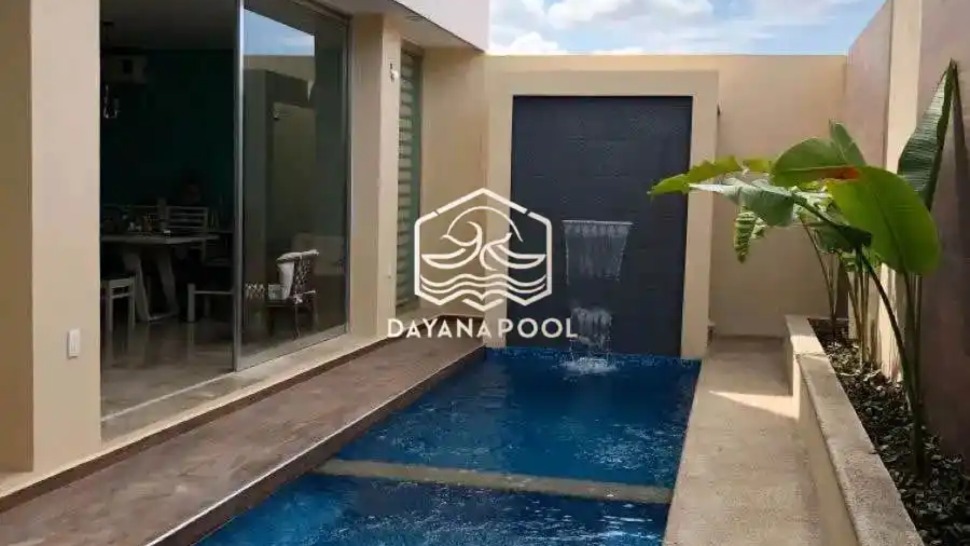 kolam renang dan jakuzzi
