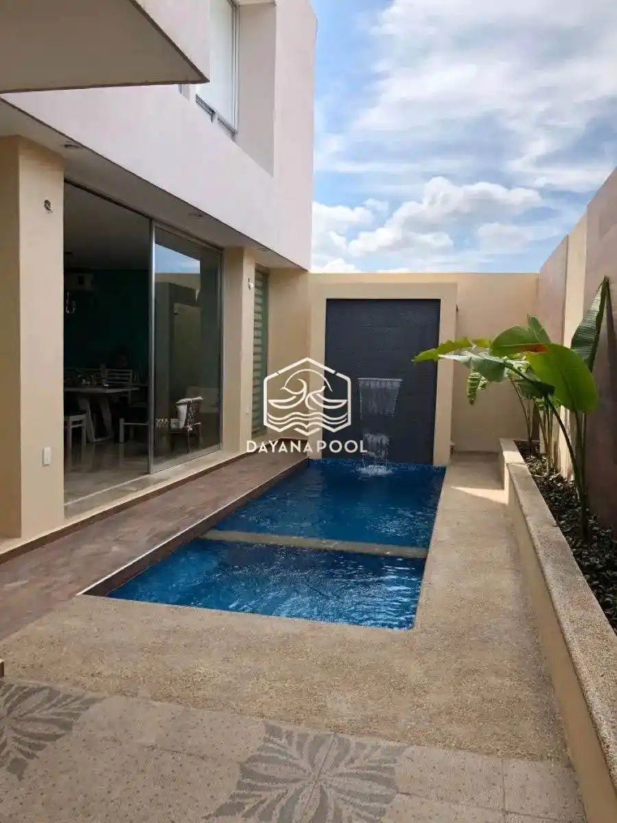 kolam renang dan jakuzzi