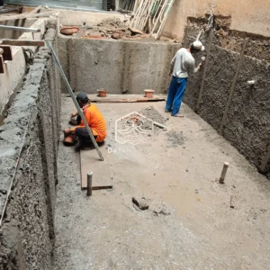 proses pemelesteran kolam renang
