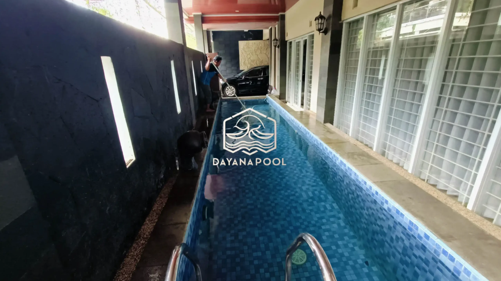 proses perawatan kolam renang