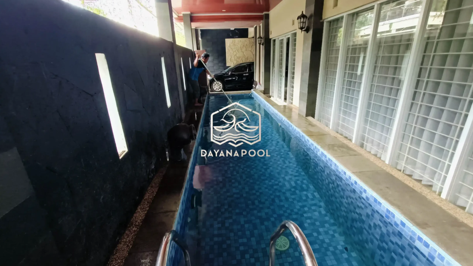 proses perawatan kolam renang