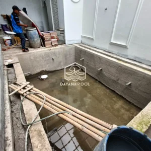 kolam renang yang sudah selesai tahap pemelesteran