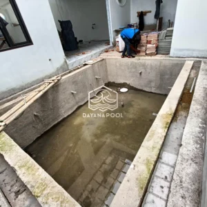 kolam renang yang sudah selesai tahap pemelesteran