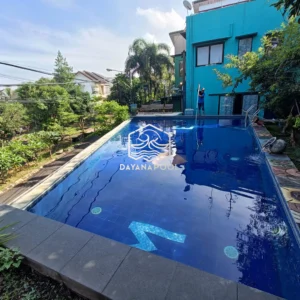 kolam renang infinity di lantai 2