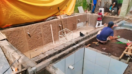tahap pemelesteran kolam renang