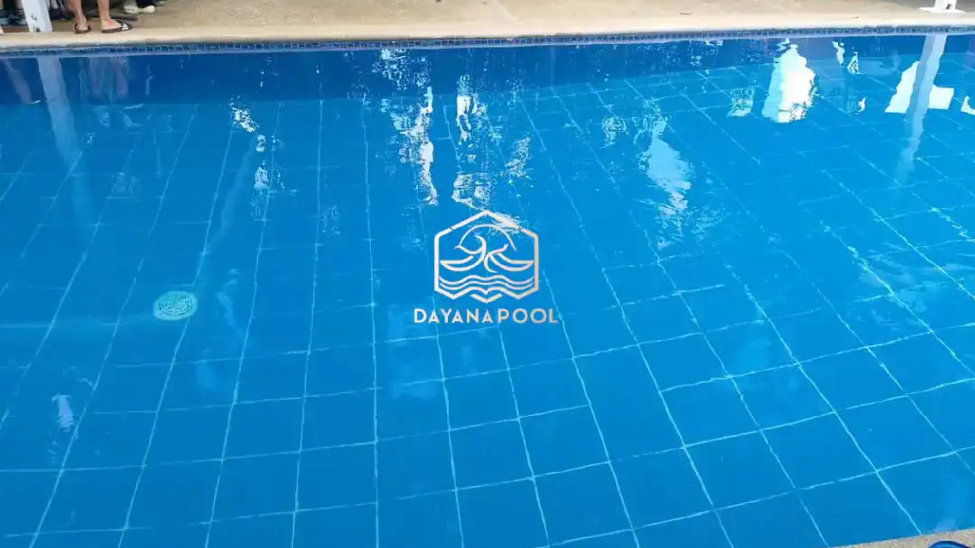 kolam renang skimmer box desain minimalis