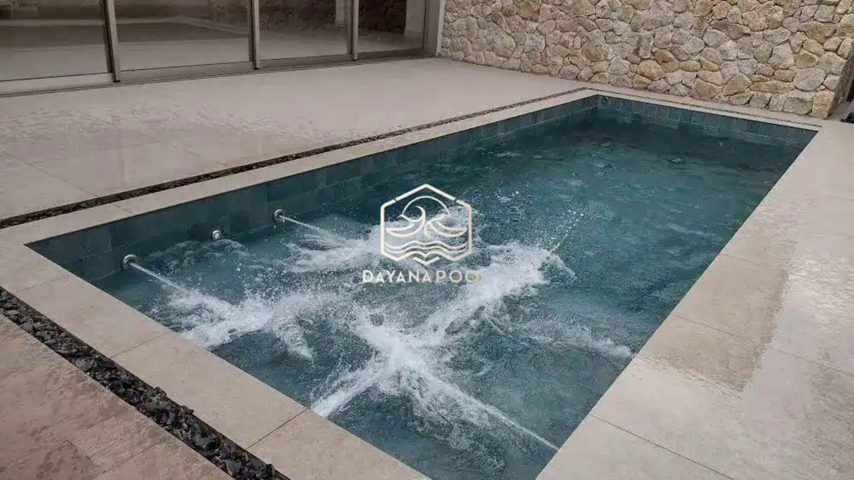 kolam renang skimmer box desain minimalis