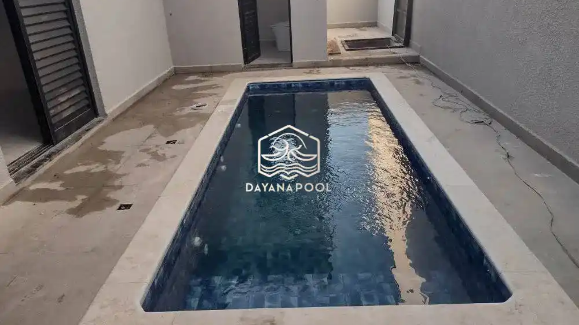 kolam renang skimmer box desain minimalis