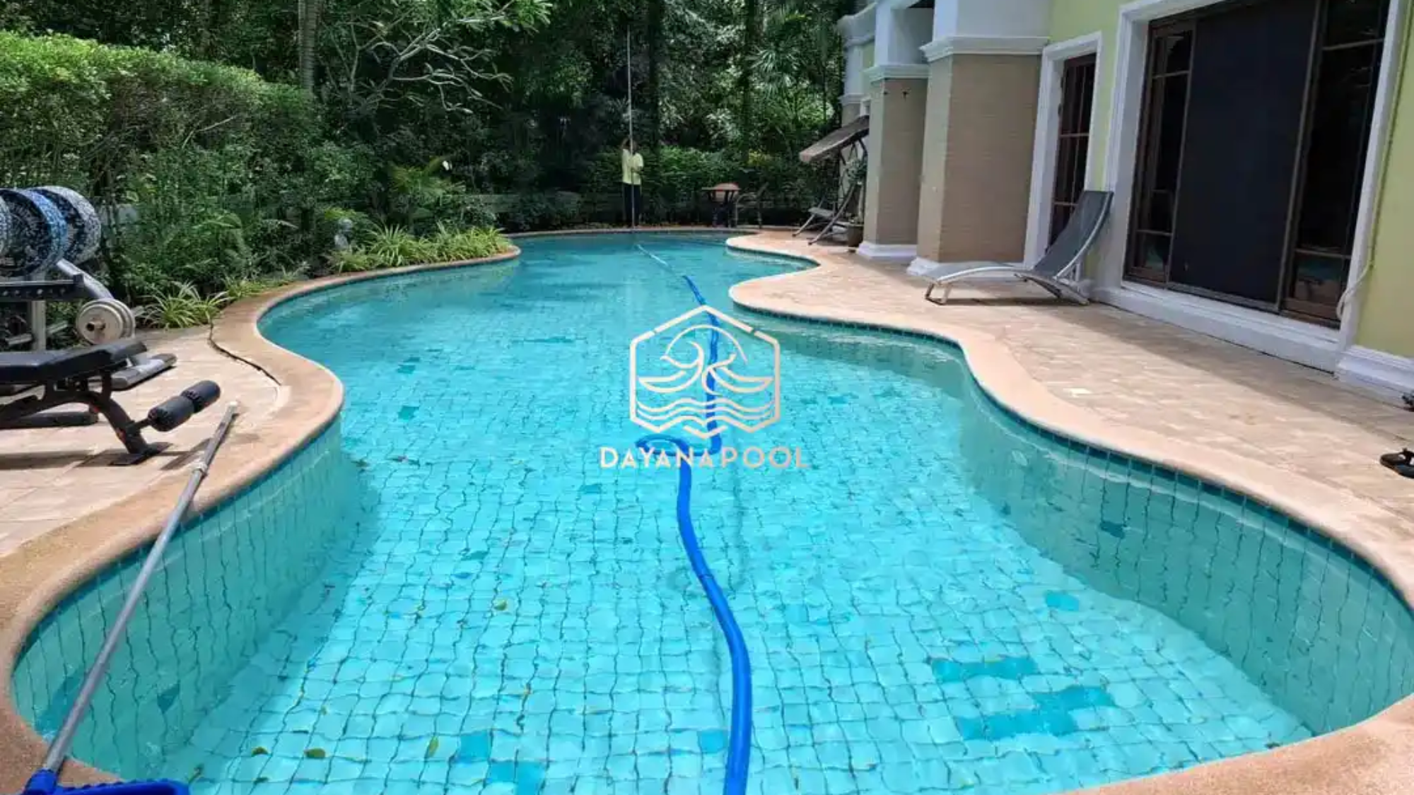 proses maintenance kolam renang