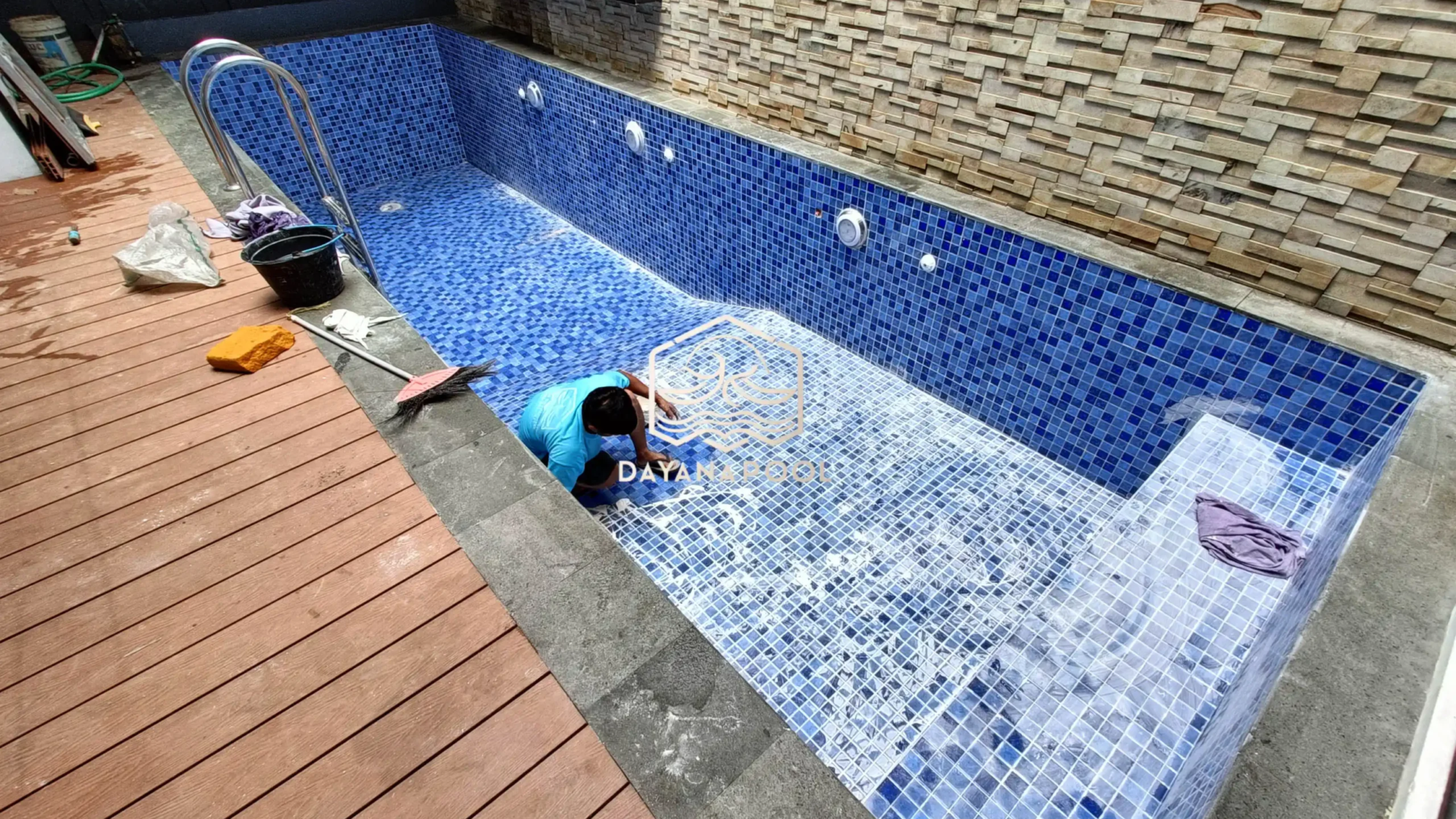 instalasi filterasi kolam renang