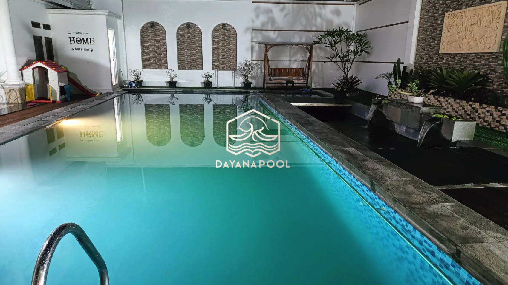 proses penaburan obat kolam renang